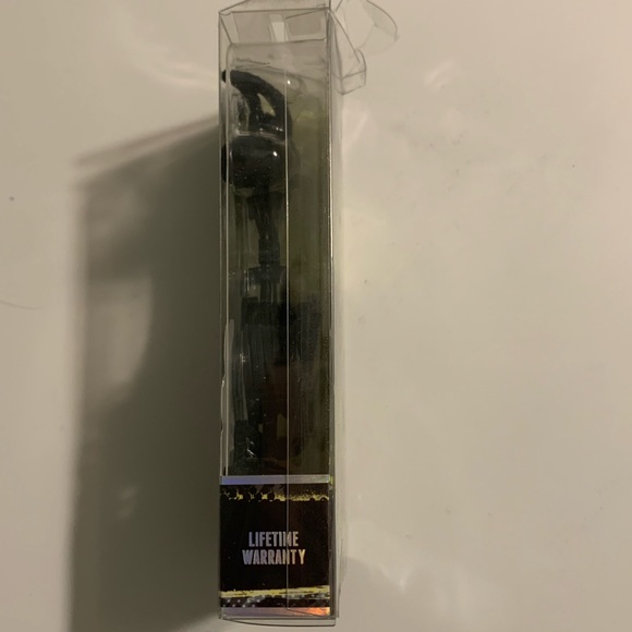 ReTrak 2 in 1 Tangle-Free Sport Earbuds and Comfort Wedges - Picture 3 of 5